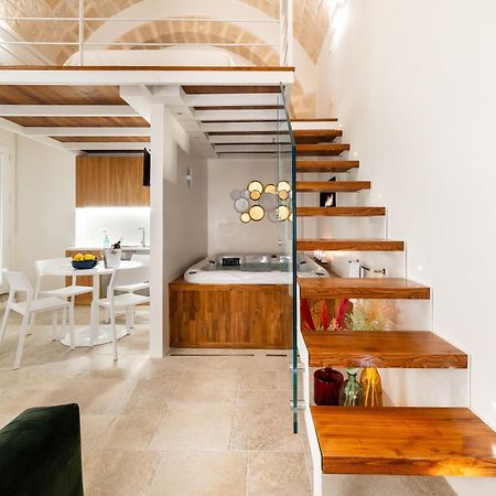 Old Court Luxury Suite&Spa By Monholiday โมโนโปลี ภายนอก รูปภาพ