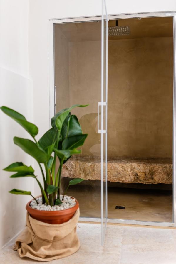 Old Court Luxury Suite&Spa By Monholiday โมโนโปลี ภายนอก รูปภาพ
