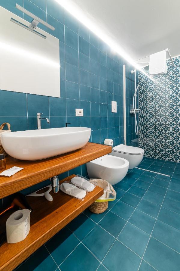 Old Court Luxury Suite&Spa By Monholiday โมโนโปลี ภายนอก รูปภาพ